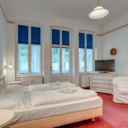 Lindemann Apartment *