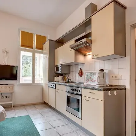 Lindemann Apartment *