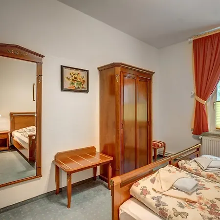 Lindemann Apartment *